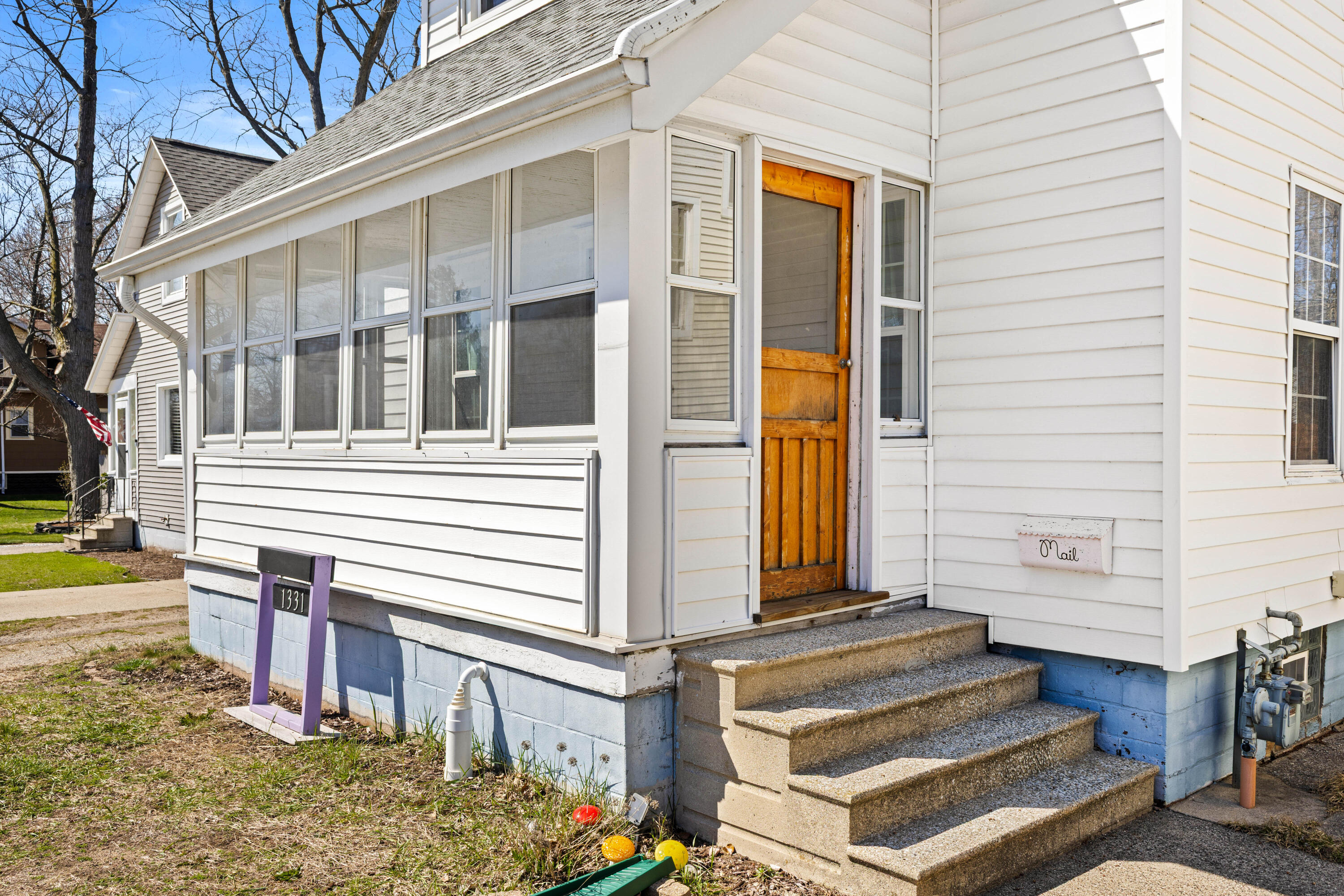 1331 Pennoyer Avenue
