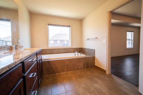 Tiny photo for 5354 Rangemore Drive, Troy City, MI 48085 (MLS # 81026010112)