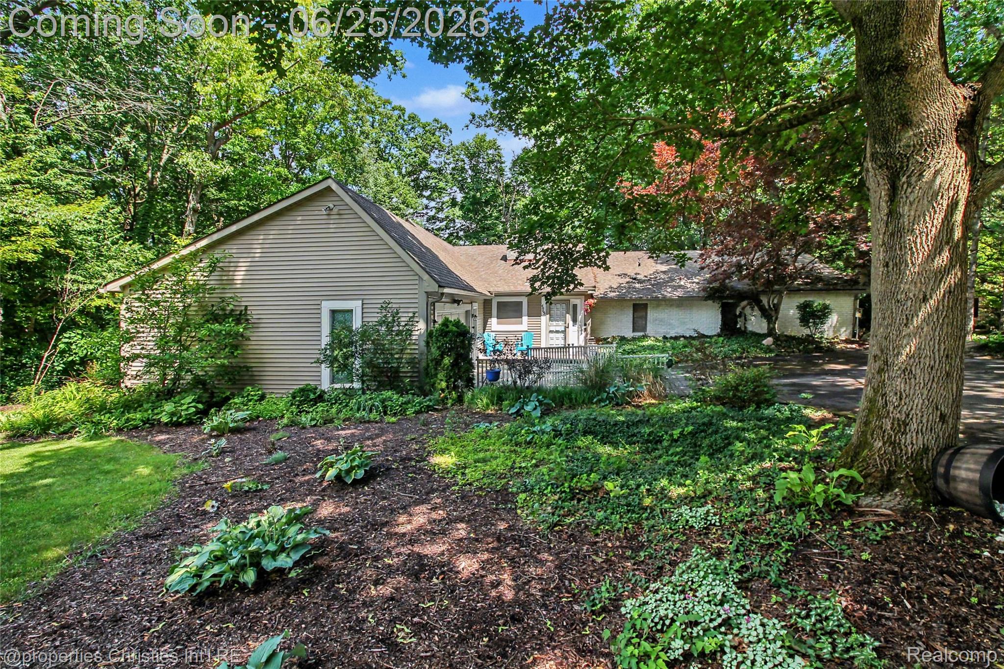 4863 Split Rail Drive