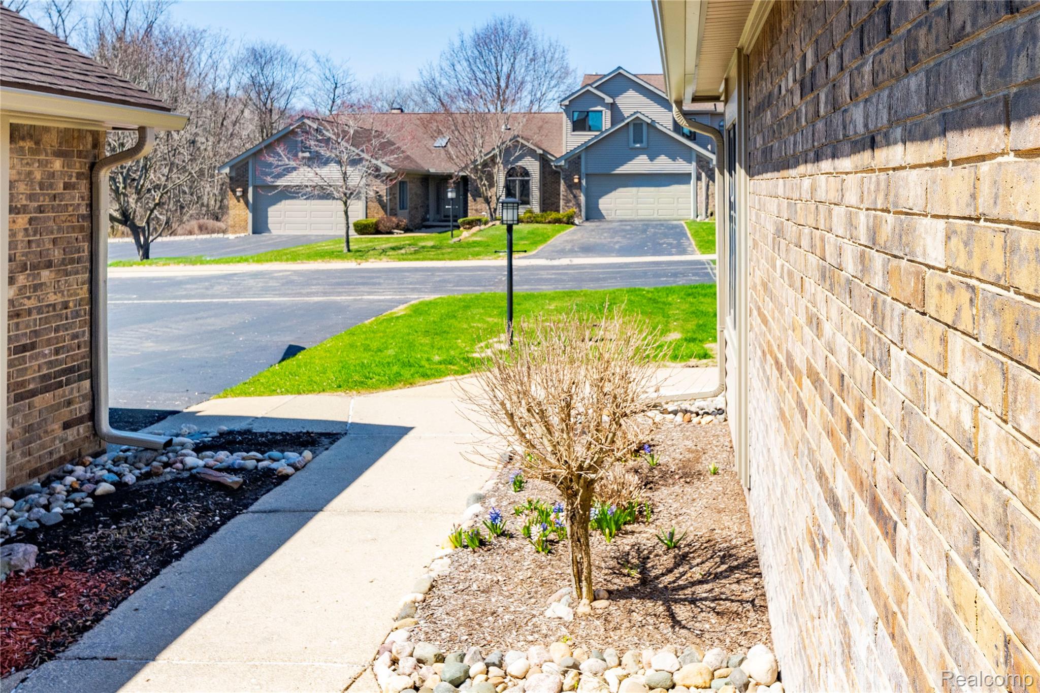 5736 Leeward Court