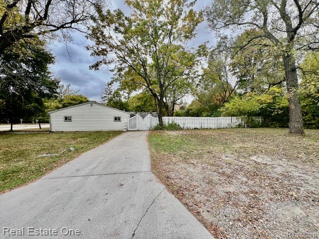 25323 ORCHARD LAKE ROAD