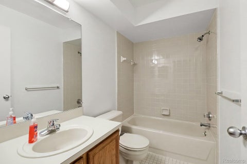 Tiny photo for 699 Charing Court, Rochester Hills City, MI 48307 (MLS # 20261067796)