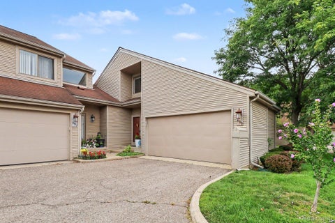 Tiny photo for 699 Charing Court, Rochester Hills City, MI 48307 (MLS # 20261067796)