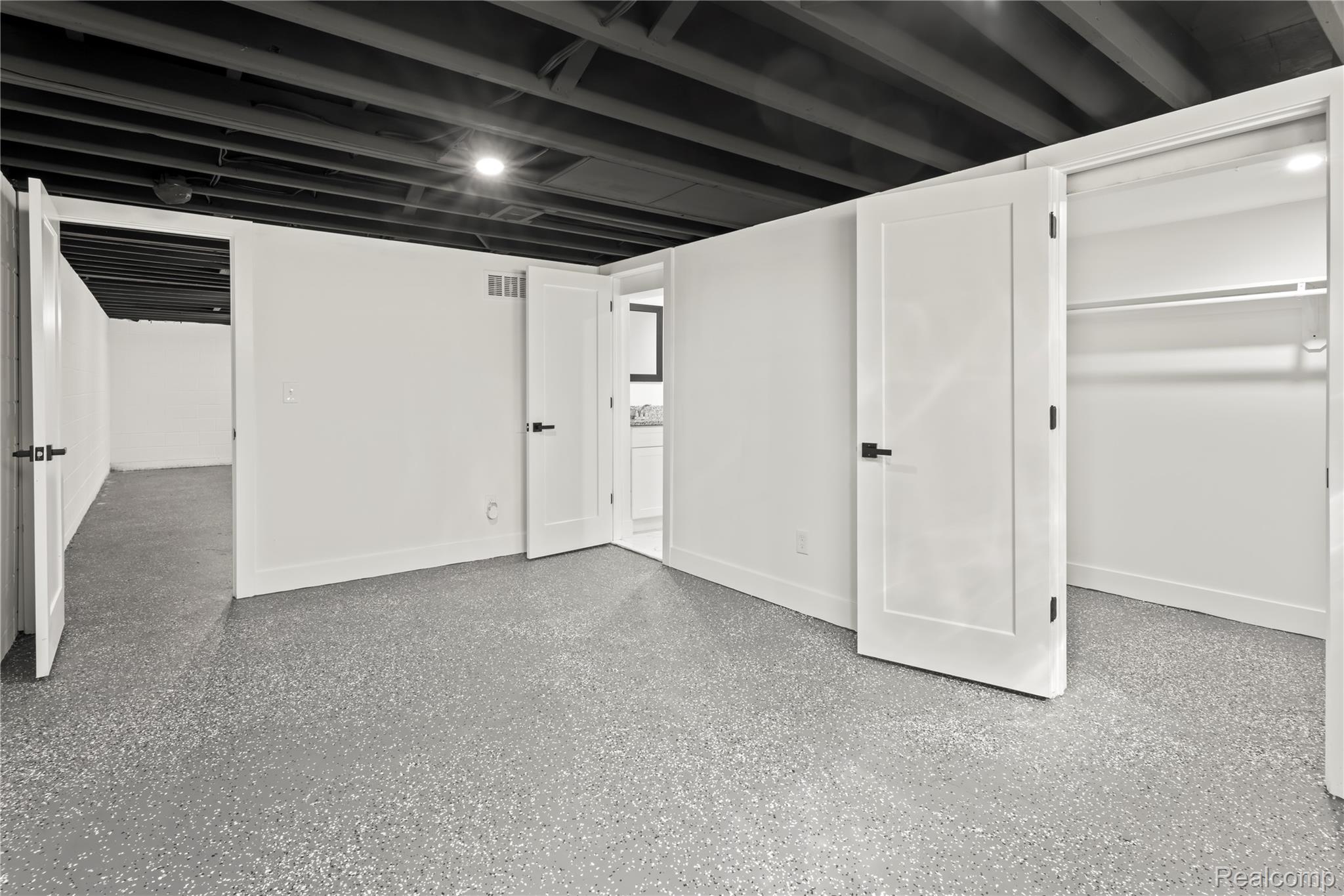 Port Huron City, Michigan 48060, United States, 3 Bedrooms Bedrooms, ,2 BathroomsBathrooms,Residential,Active,165595