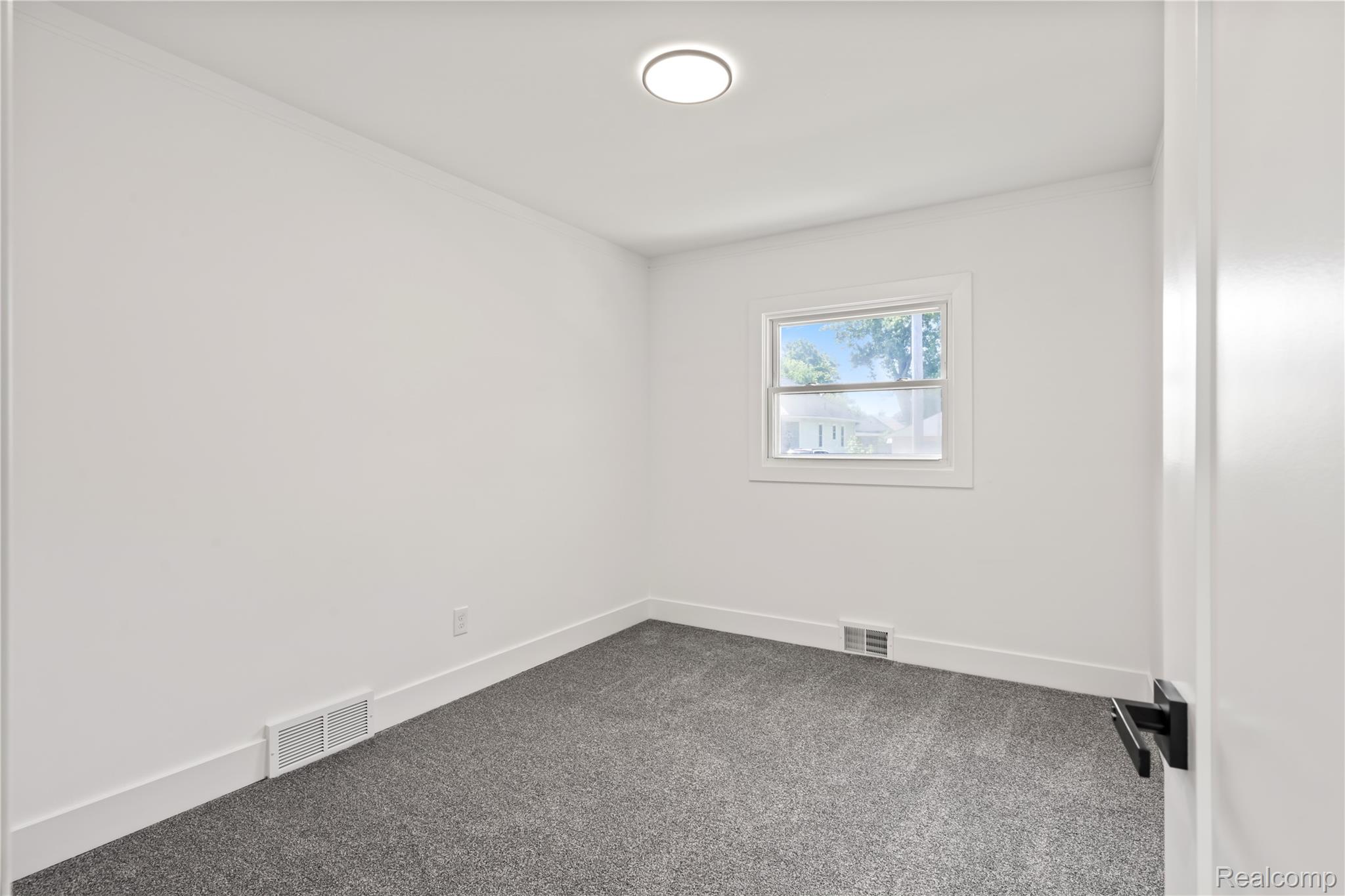 Port Huron City, Michigan 48060, United States, 3 Bedrooms Bedrooms, ,2 BathroomsBathrooms,Residential,Active,165595