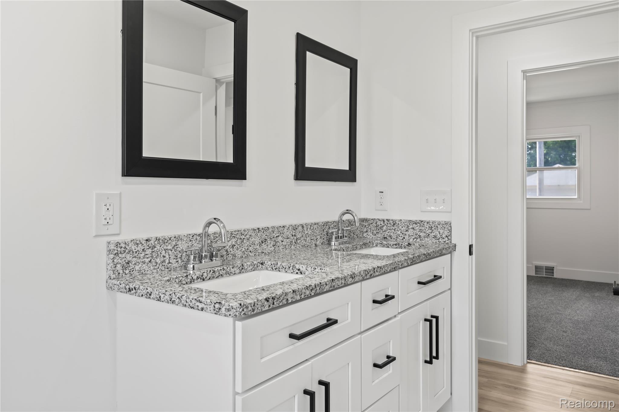 Port Huron City, Michigan 48060, United States, 3 Bedrooms Bedrooms, ,2 BathroomsBathrooms,Residential,Active,165595