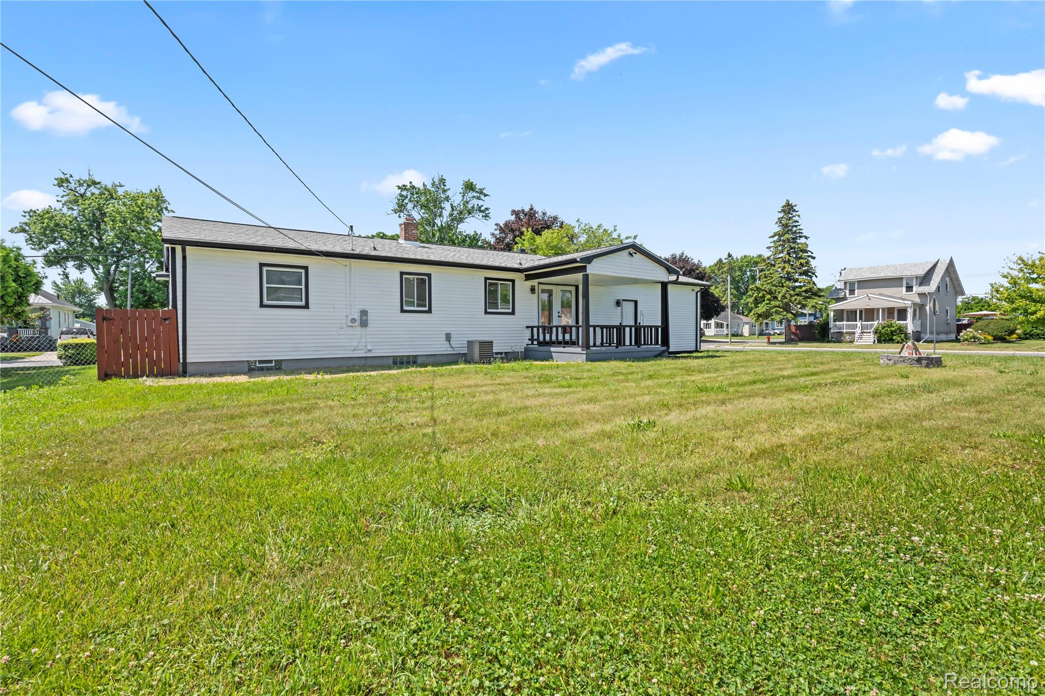 Port Huron City, Michigan 48060, United States, 3 Bedrooms Bedrooms, ,2 BathroomsBathrooms,Residential,Active,165595