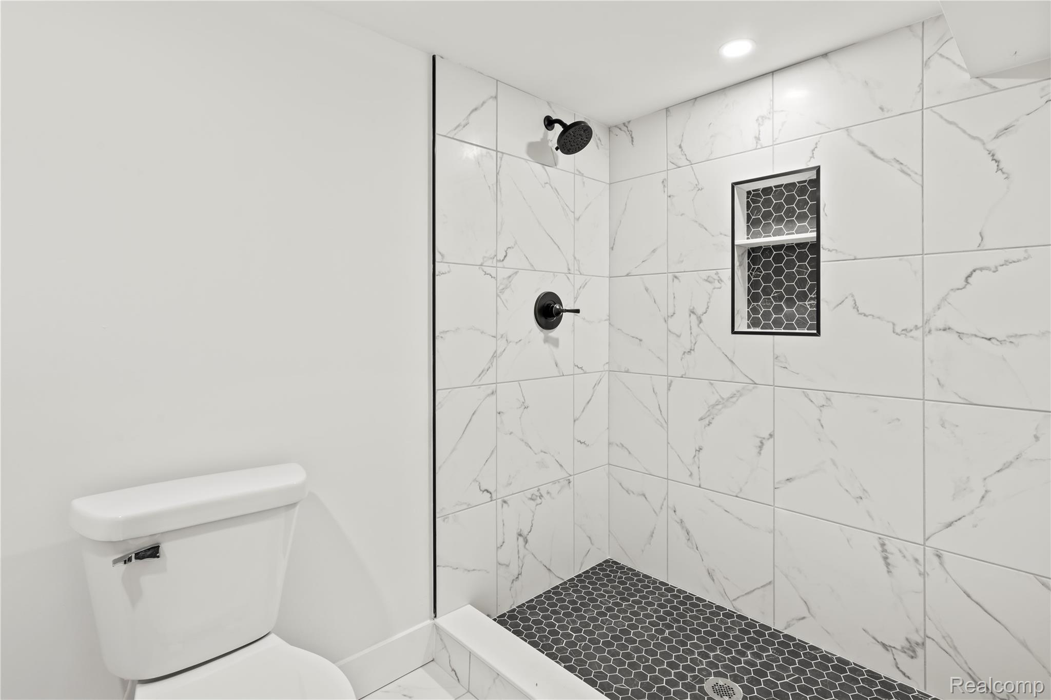 Port Huron City, Michigan 48060, United States, 3 Bedrooms Bedrooms, ,2 BathroomsBathrooms,Residential,Active,165595