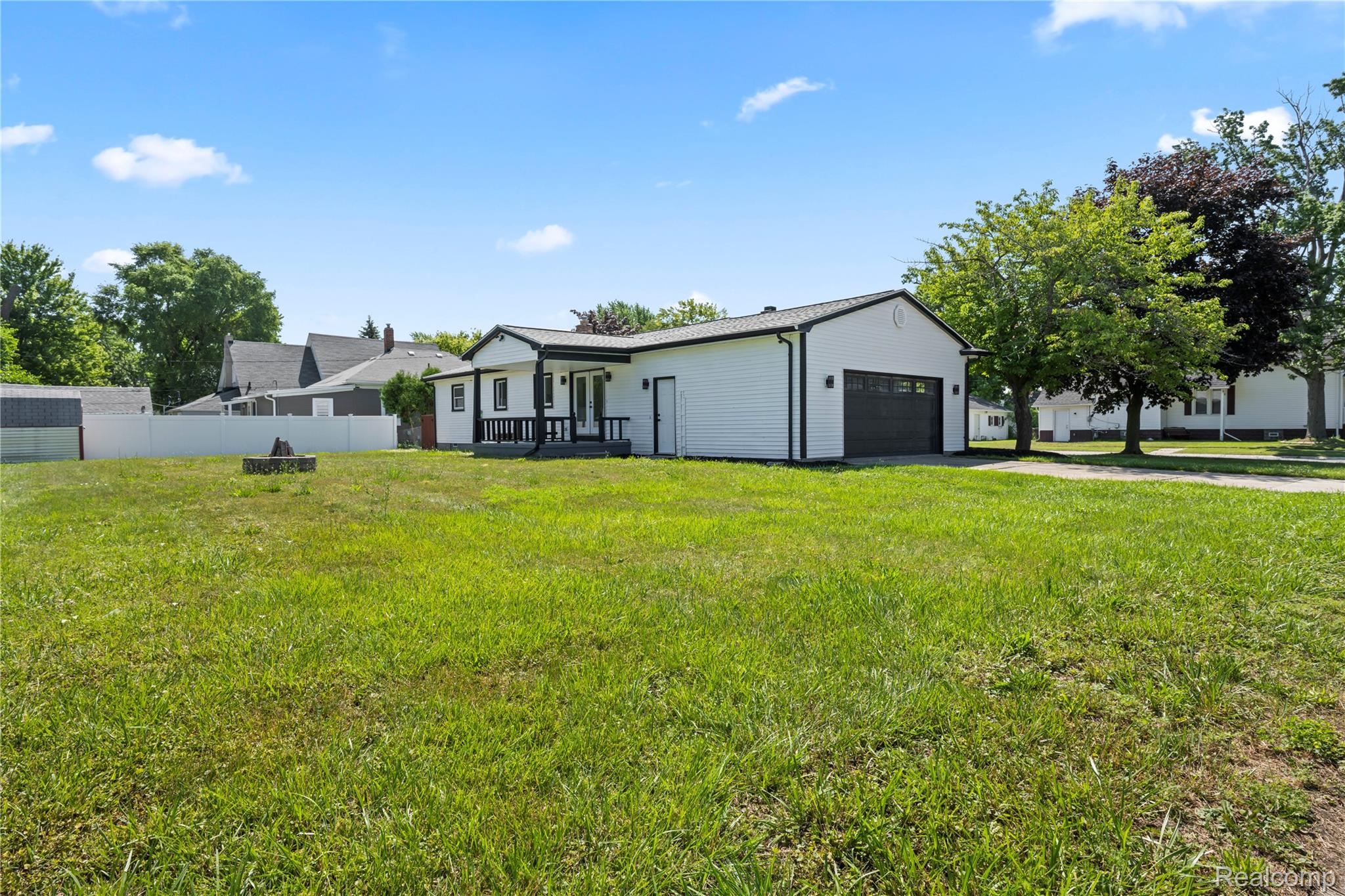 Port Huron City, Michigan 48060, United States, 3 Bedrooms Bedrooms, ,2 BathroomsBathrooms,Residential,Active,165595