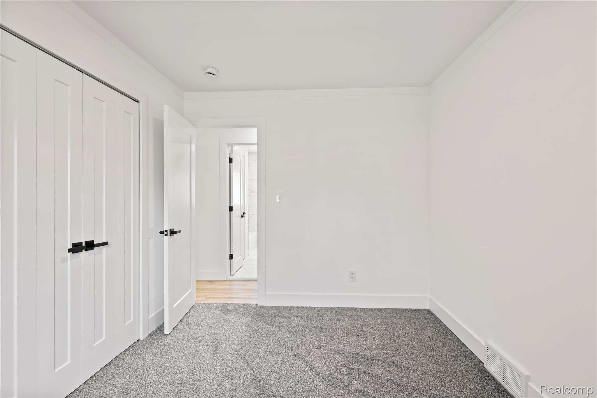 Port Huron City, Michigan 48060, United States, 3 Bedrooms Bedrooms, ,2 BathroomsBathrooms,Residential,Active,165595