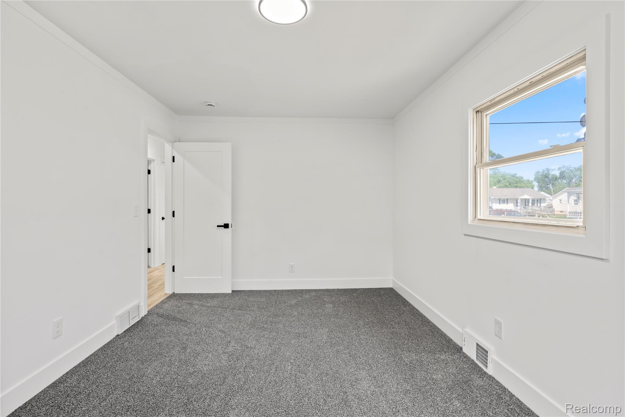 Port Huron City, Michigan 48060, United States, 3 Bedrooms Bedrooms, ,2 BathroomsBathrooms,Residential,Active,165595