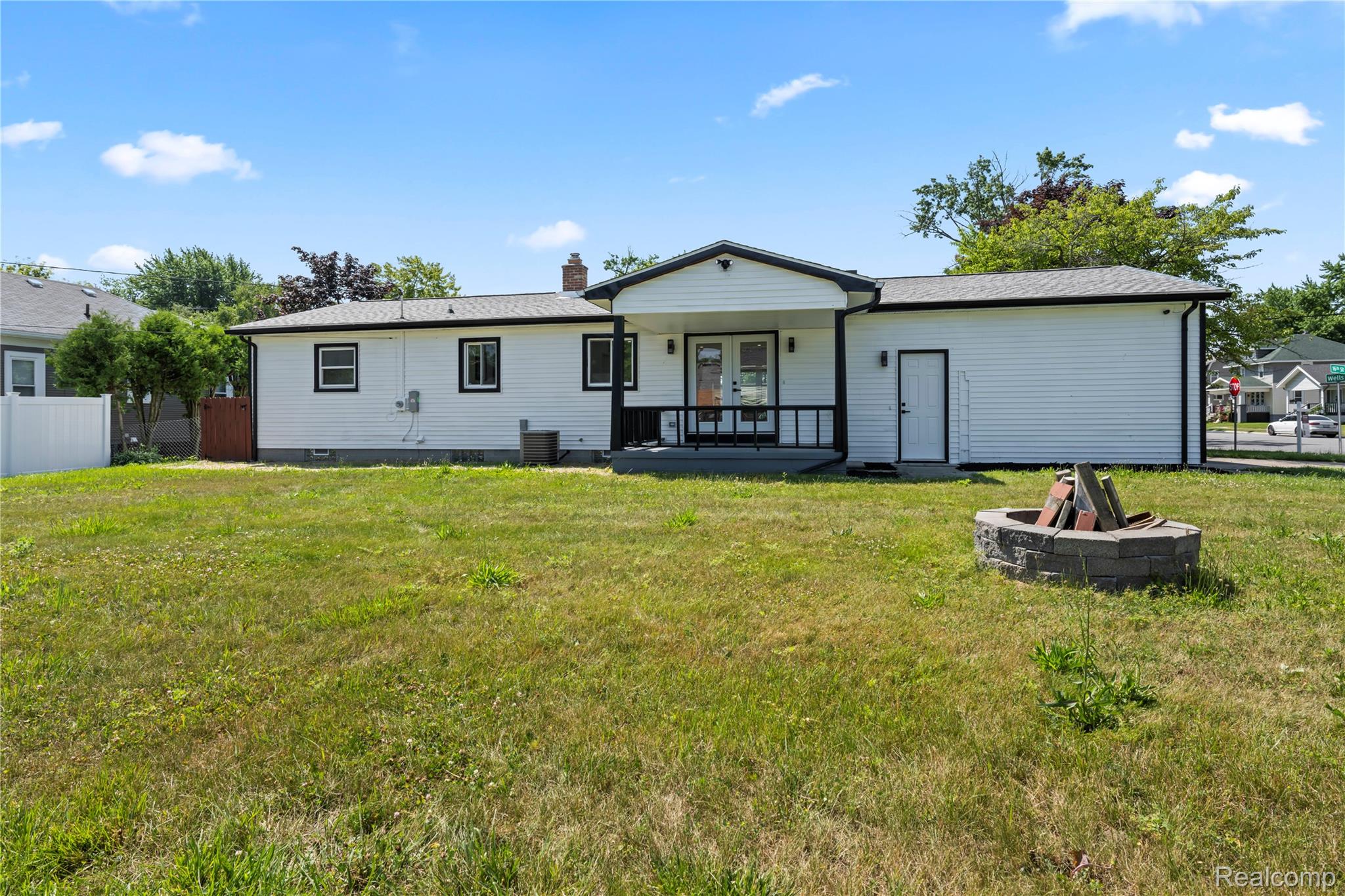 Port Huron City, Michigan 48060, United States, 3 Bedrooms Bedrooms, ,2 BathroomsBathrooms,Residential,Active,165595