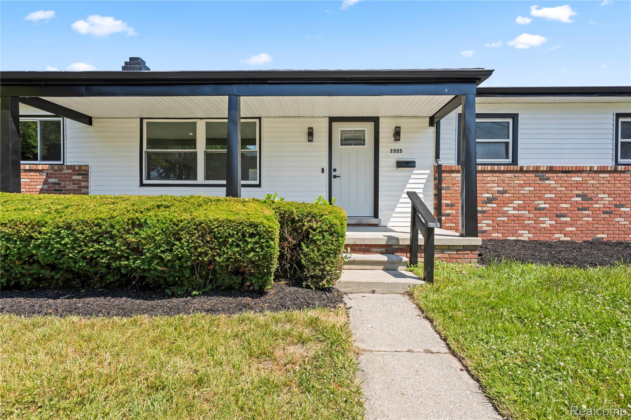 Port Huron City, Michigan 48060, United States, 3 Bedrooms Bedrooms, ,2 BathroomsBathrooms,Residential,Active,165595