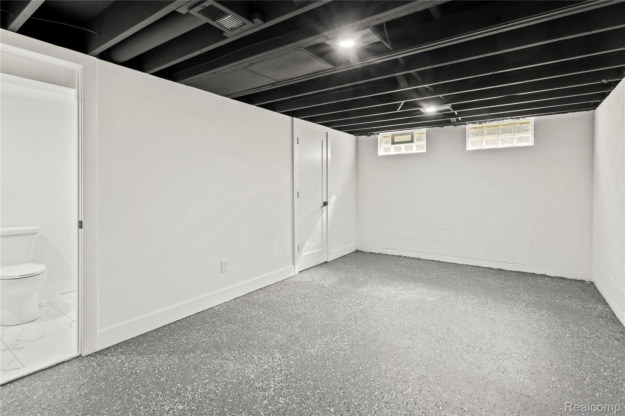 Port Huron City, Michigan 48060, United States, 3 Bedrooms Bedrooms, ,2 BathroomsBathrooms,Residential,Active,165595