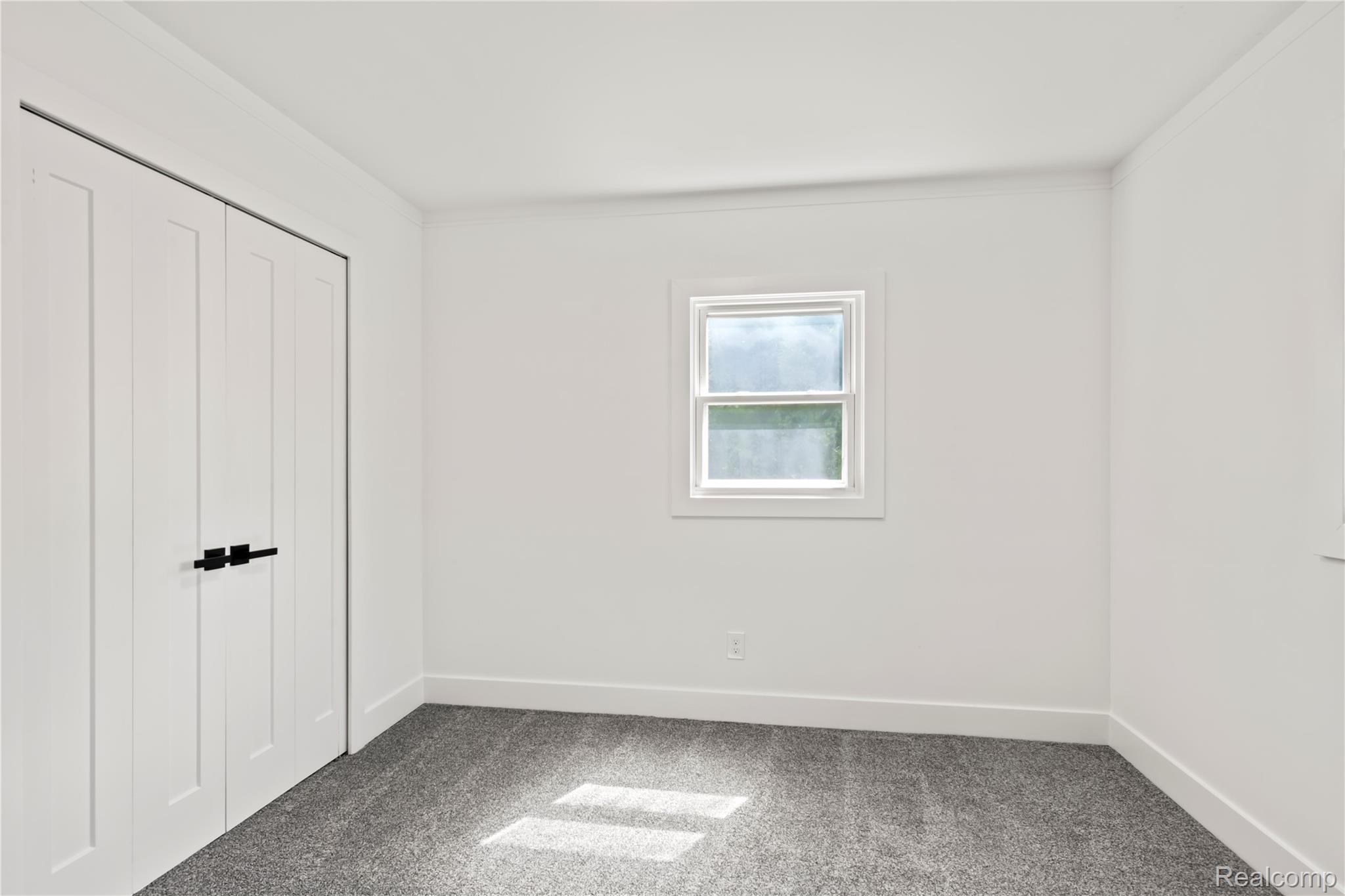 Port Huron City, Michigan 48060, United States, 3 Bedrooms Bedrooms, ,2 BathroomsBathrooms,Residential,Active,165595