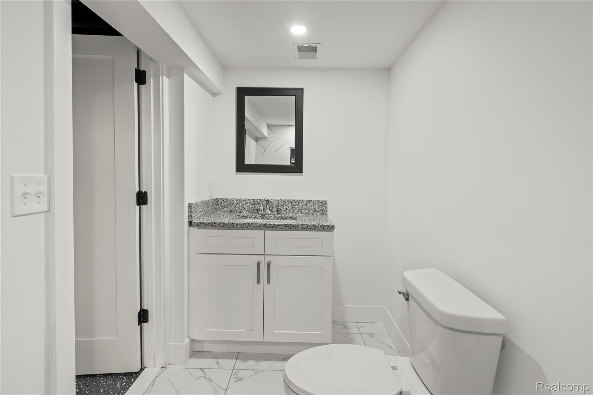 Port Huron City, Michigan 48060, United States, 3 Bedrooms Bedrooms, ,2 BathroomsBathrooms,Residential,Active,165595