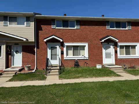 Photo of 25968 Jeanette St, Roseville City, MI 48066 (MLS # 20261024330)