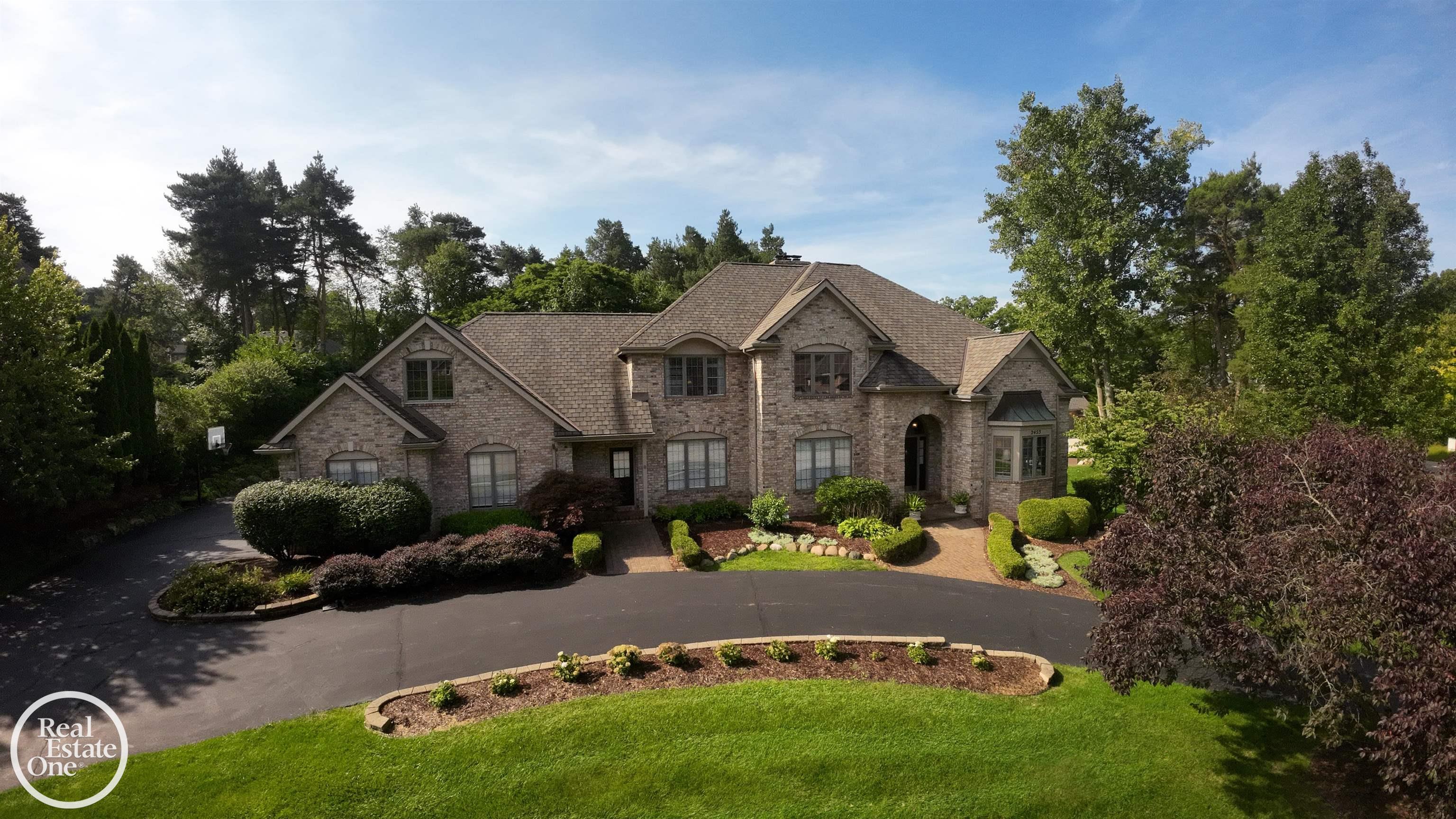 2453 PINE HOLLOW Drive