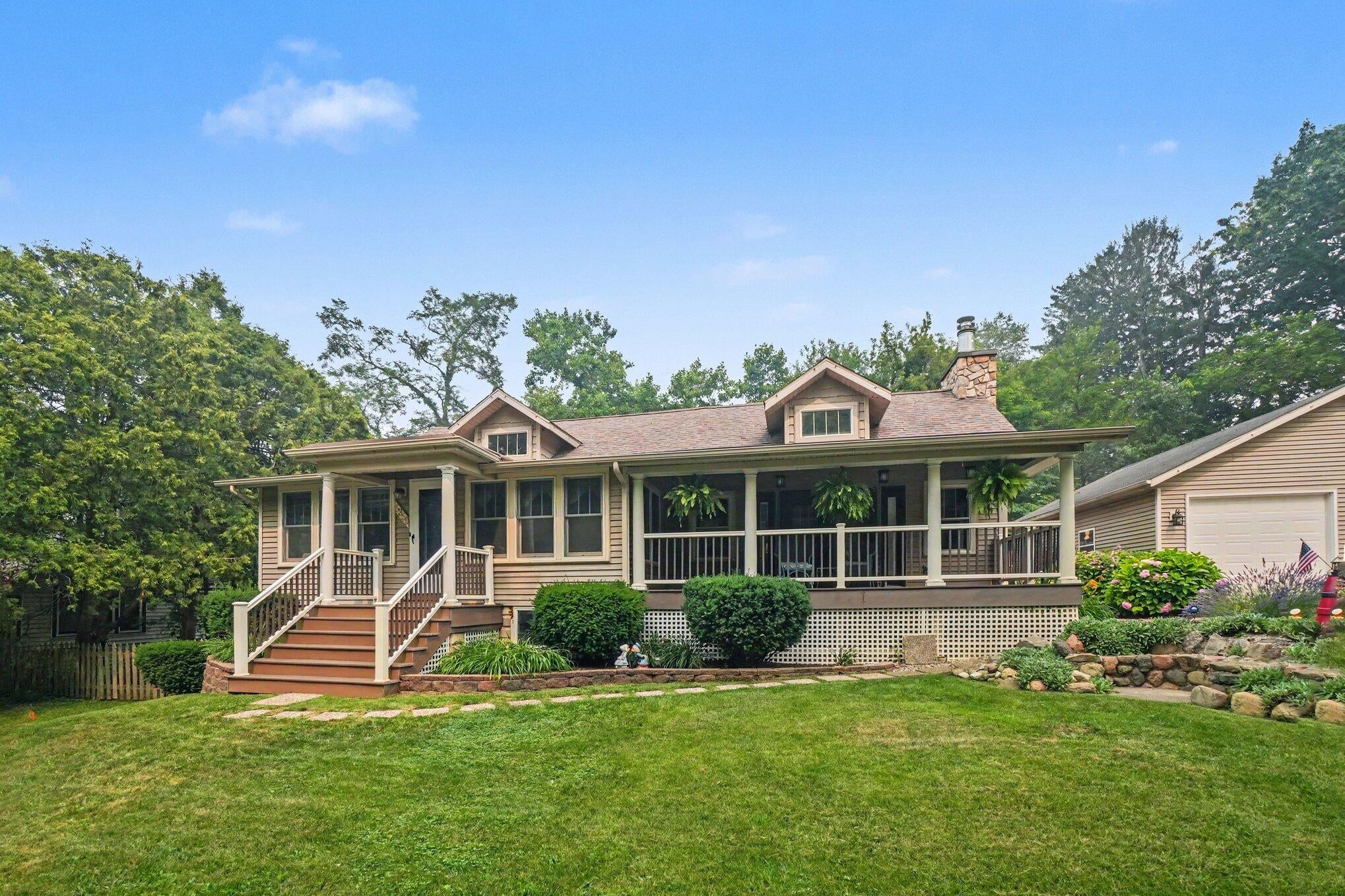 5359 Riverside Drive