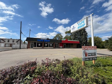 31799 Middlebelt Road Farmington Hills City MI 48334