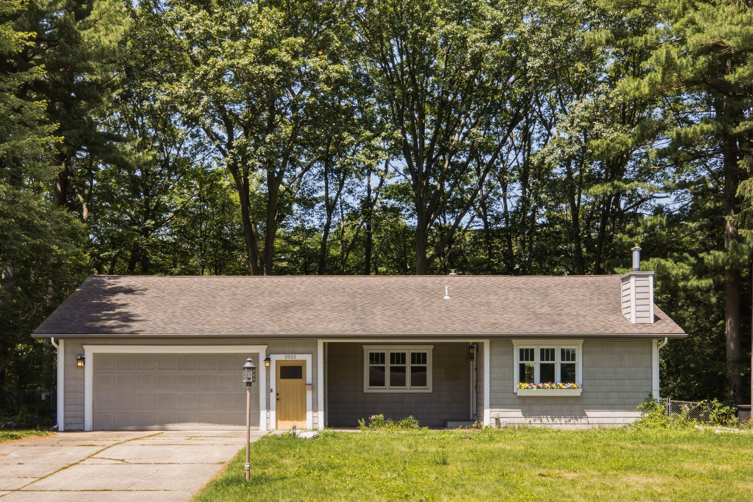2022 W Swanson Court
