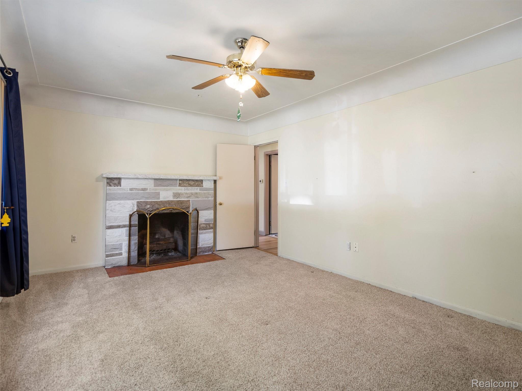 St Clair Shores City, Michigan 48081, United States, 3 Bedrooms Bedrooms, ,2 BathroomsBathrooms,Residential,Pending,153575