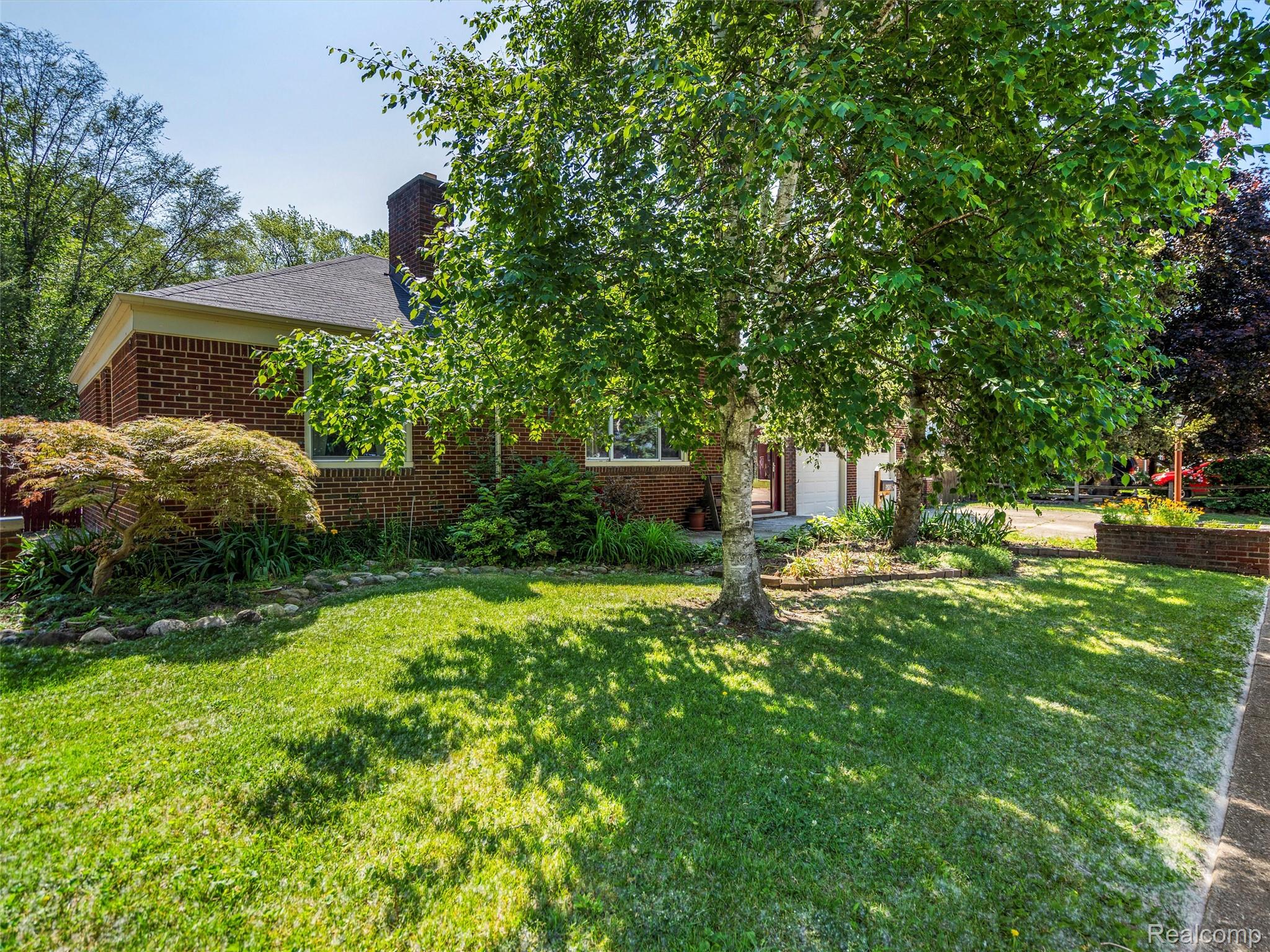 St Clair Shores City, Michigan 48081, United States, 3 Bedrooms Bedrooms, ,2 BathroomsBathrooms,Residential,Pending,153575