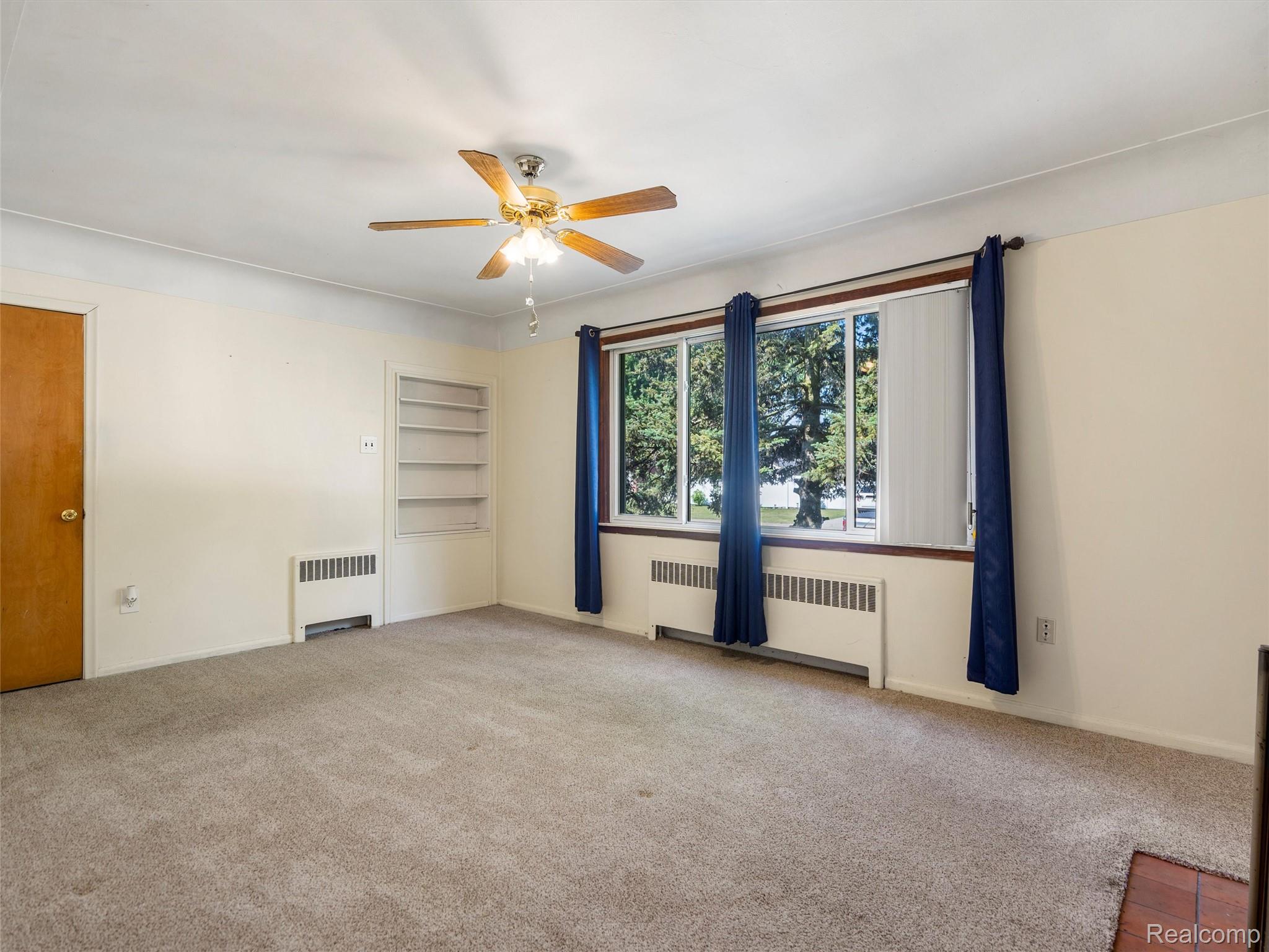 St Clair Shores City, Michigan 48081, United States, 3 Bedrooms Bedrooms, ,2 BathroomsBathrooms,Residential,Pending,153575