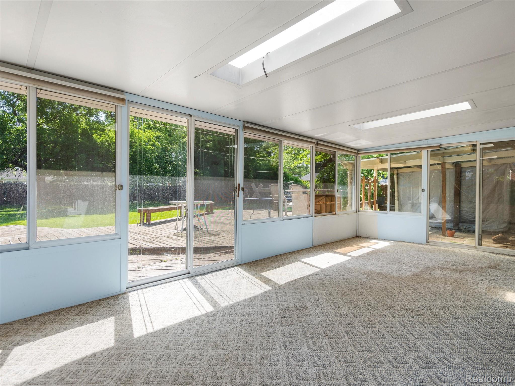 St Clair Shores City, Michigan 48081, United States, 3 Bedrooms Bedrooms, ,2 BathroomsBathrooms,Residential,Pending,153575