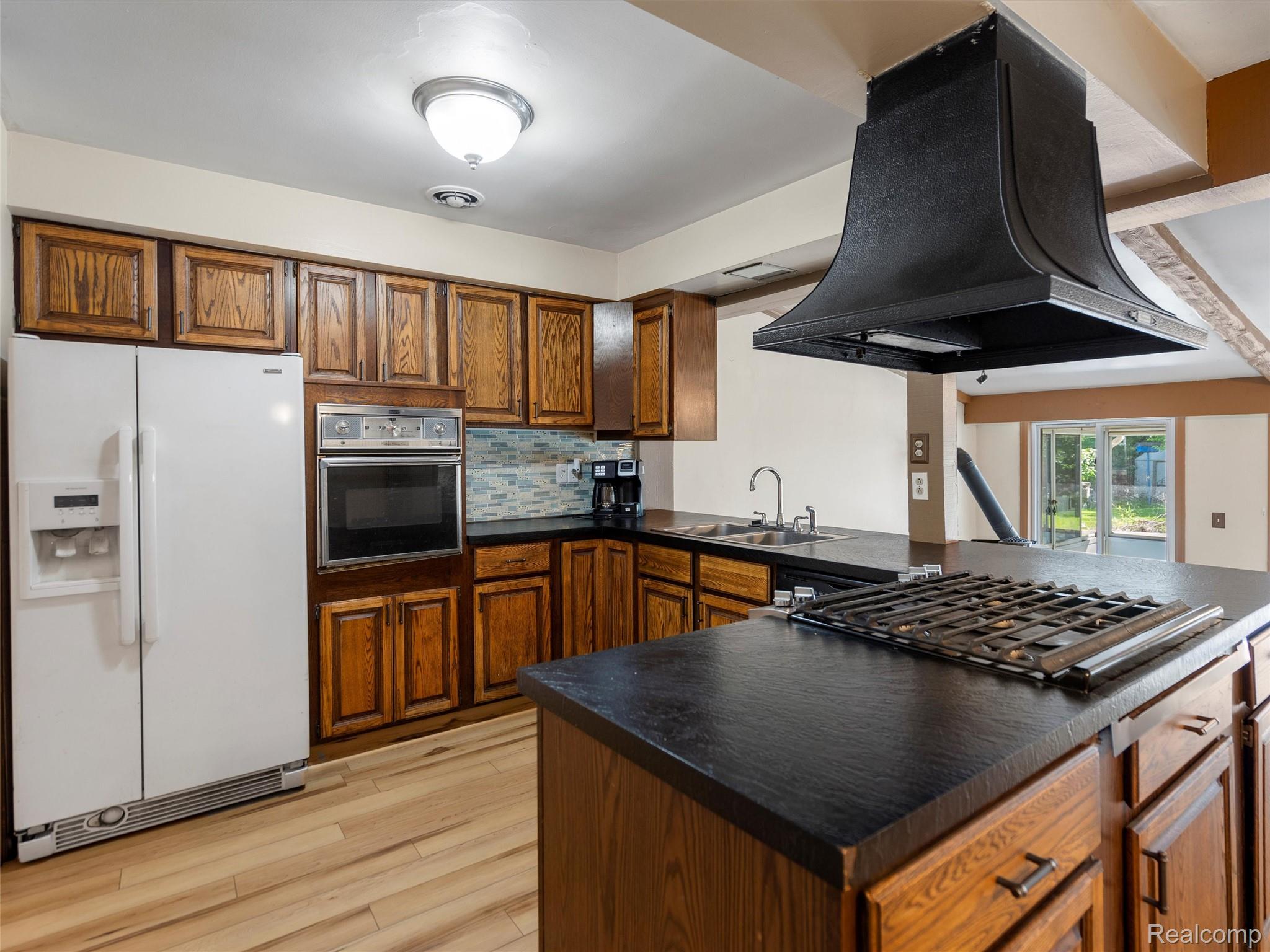 St Clair Shores City, Michigan 48081, United States, 3 Bedrooms Bedrooms, ,2 BathroomsBathrooms,Residential,Pending,153575