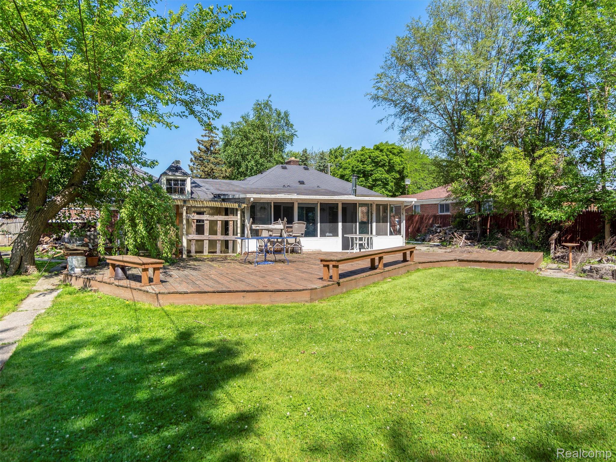 St Clair Shores City, Michigan 48081, United States, 3 Bedrooms Bedrooms, ,2 BathroomsBathrooms,Residential,Pending,153575