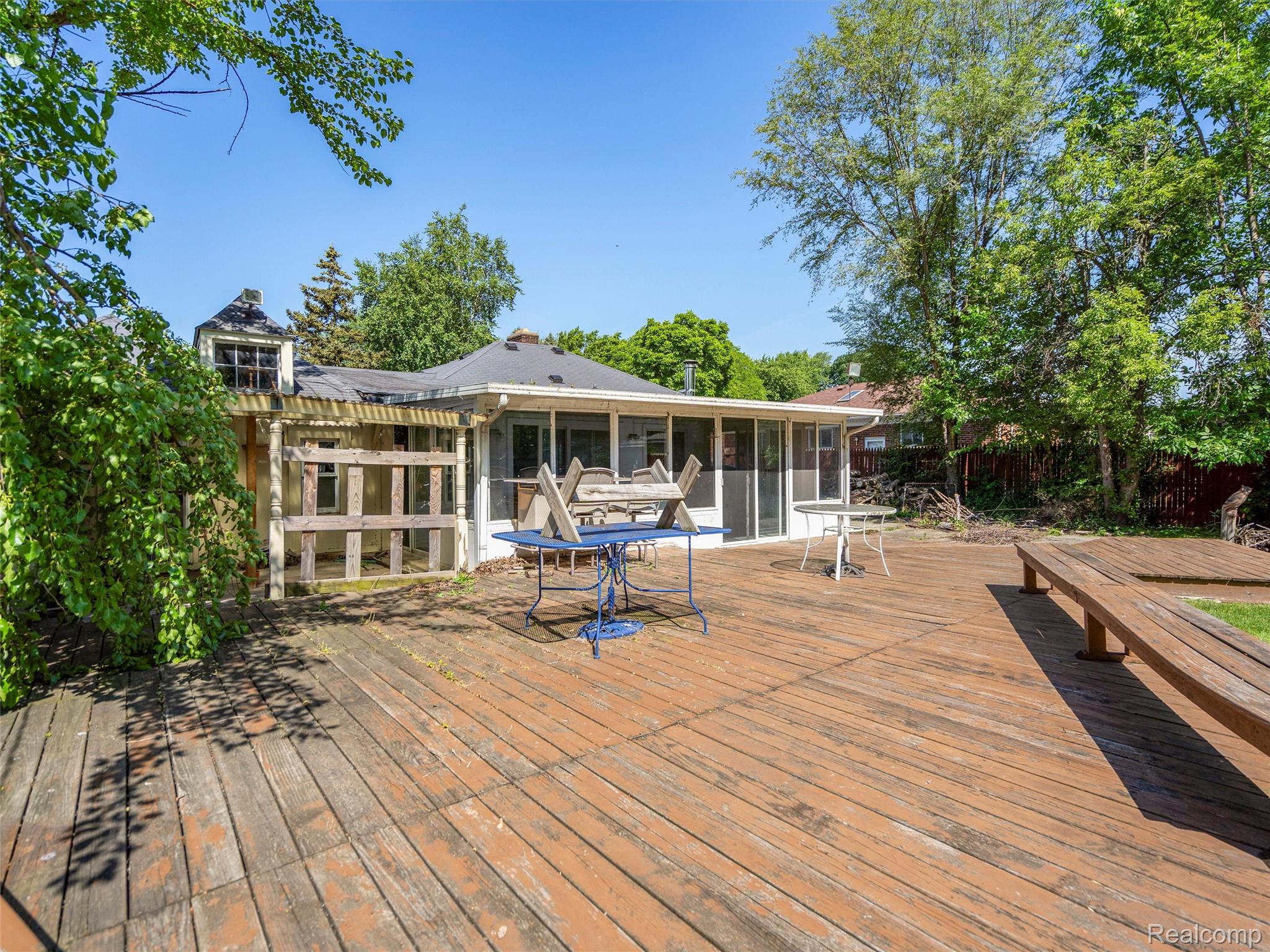 St Clair Shores City, Michigan 48081, United States, 3 Bedrooms Bedrooms, ,2 BathroomsBathrooms,Residential,Pending,153575