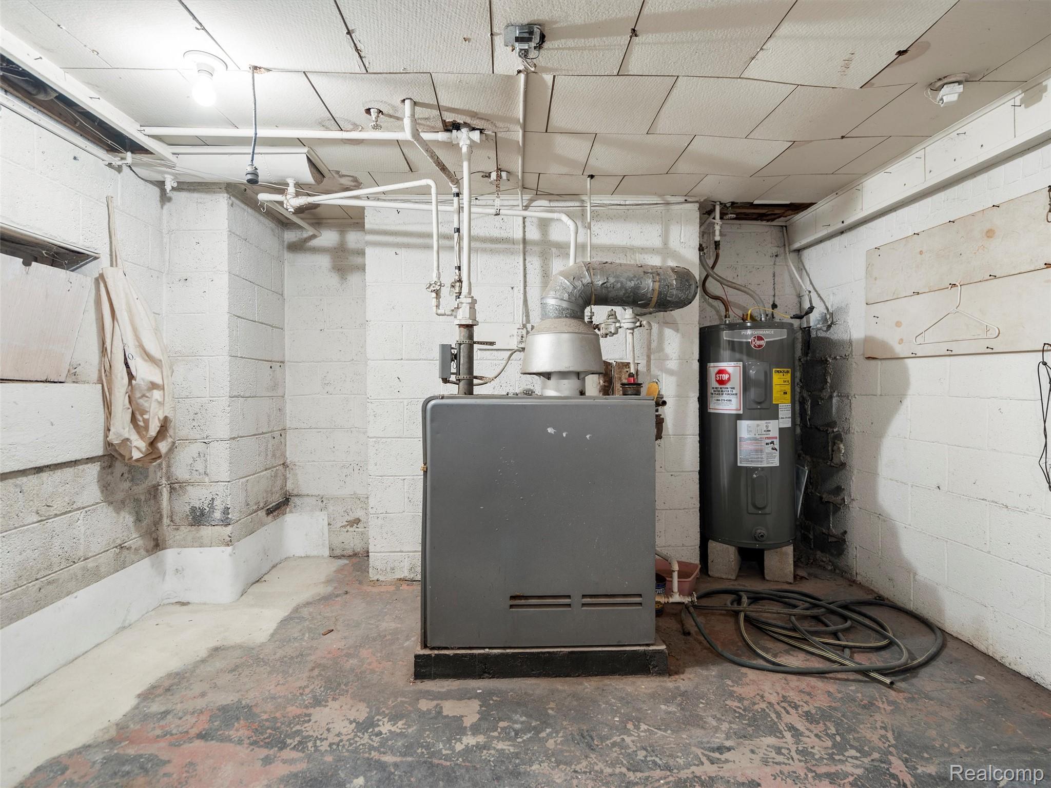 St Clair Shores City, Michigan 48081, United States, 3 Bedrooms Bedrooms, ,2 BathroomsBathrooms,Residential,Pending,153575