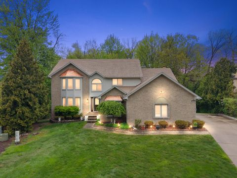Photo of 30521 Knighton Drive, Farmington Hills City, MI 48331 (MLS # 81026025354)