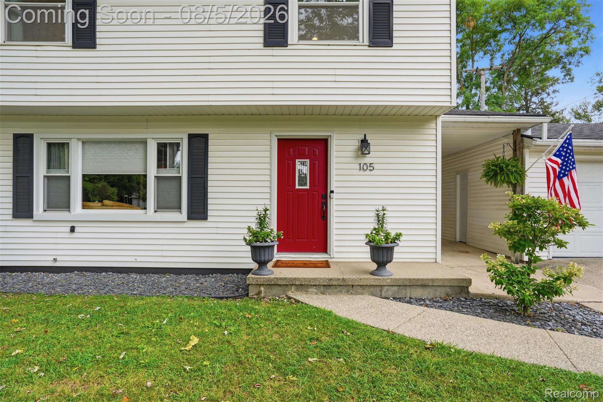105 Highlake Avenue
