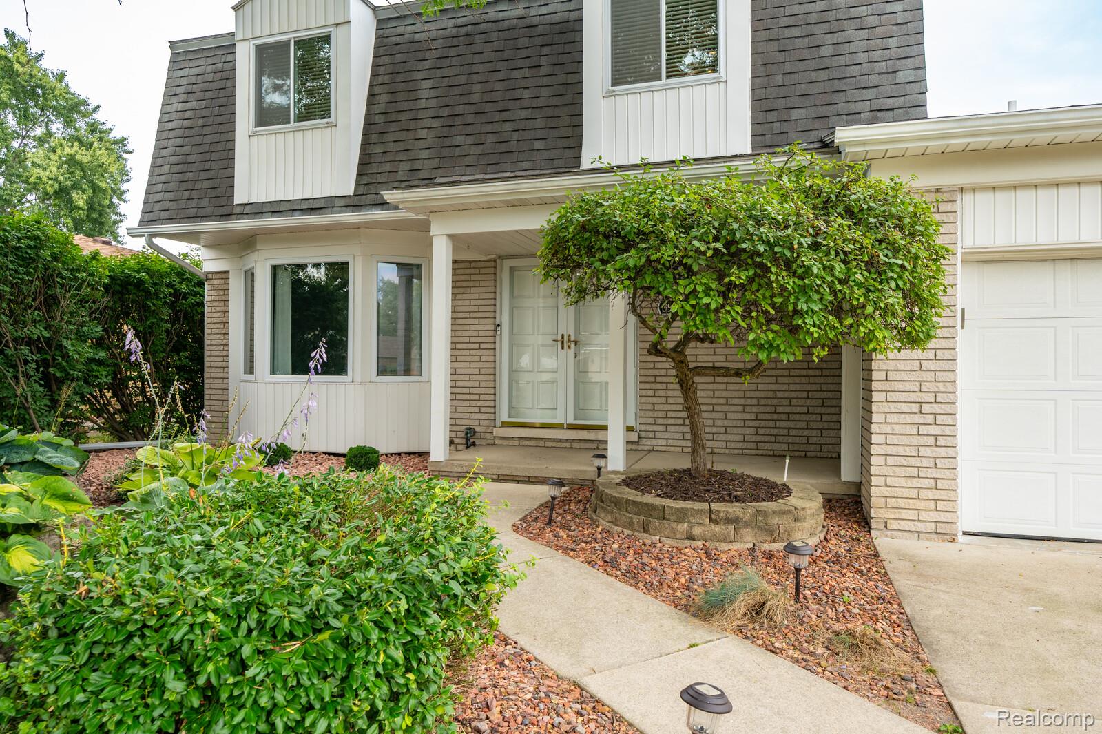 39143 Baroque Boulevard