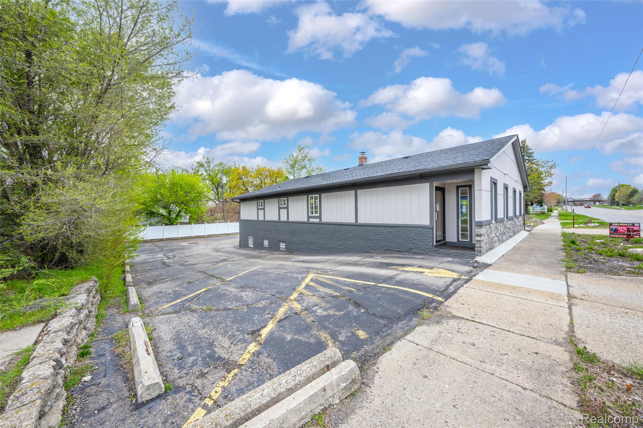1095 W Huron Street