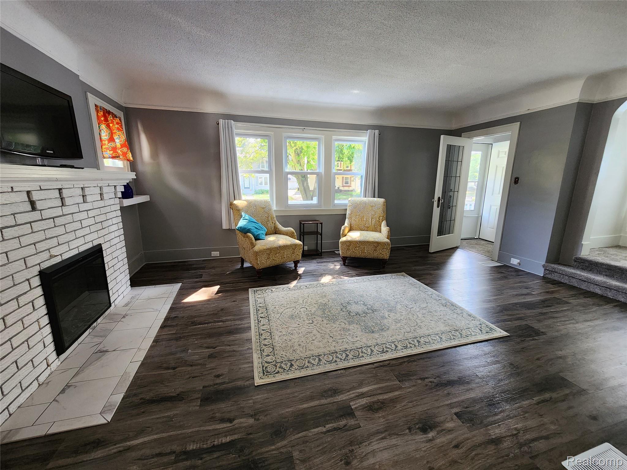 125 Gratiot Court Court