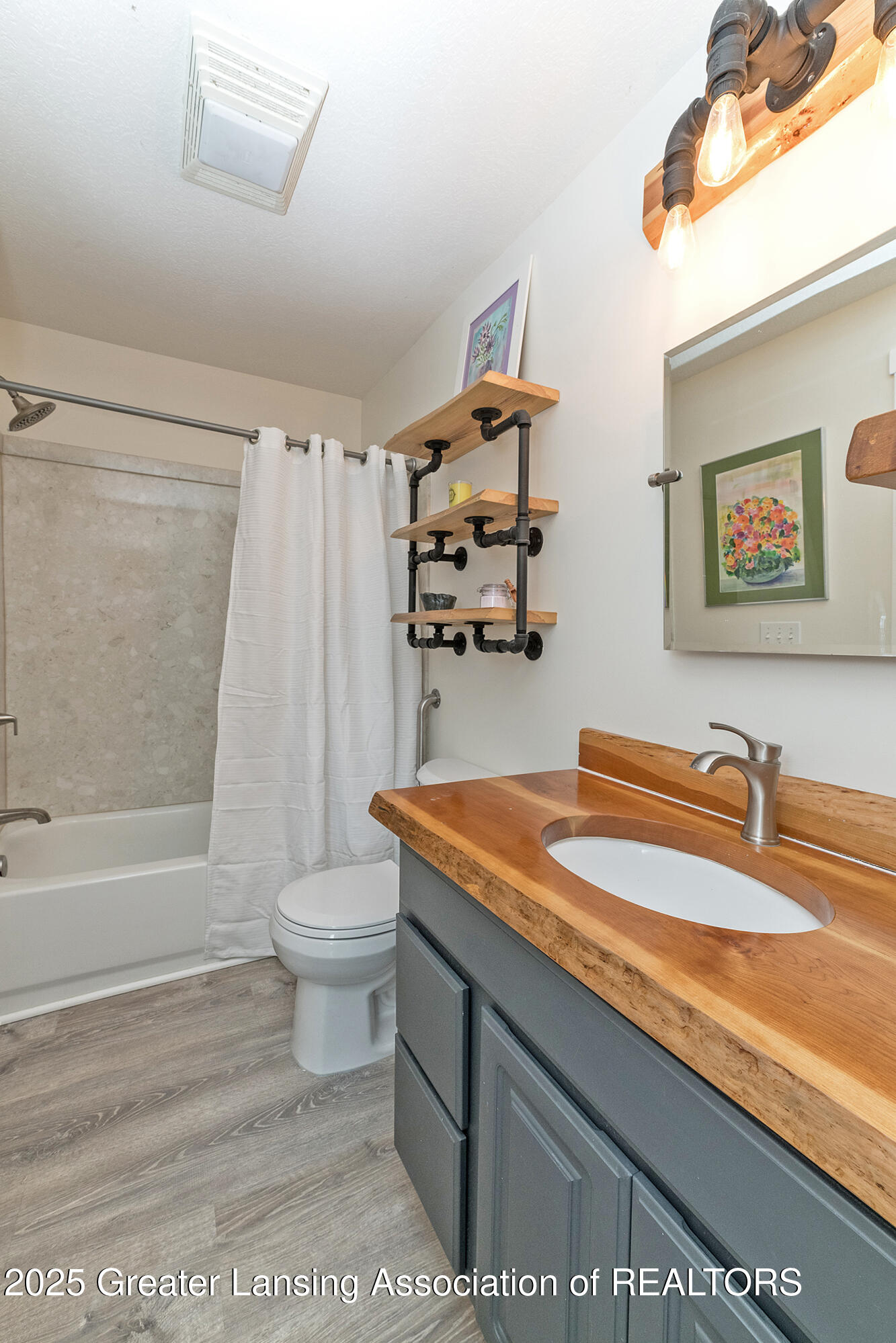 Riley Township, Michigan 48820, United States, 2 Bedrooms Bedrooms, ,1 BathroomBathrooms,Residential,Pending,142070