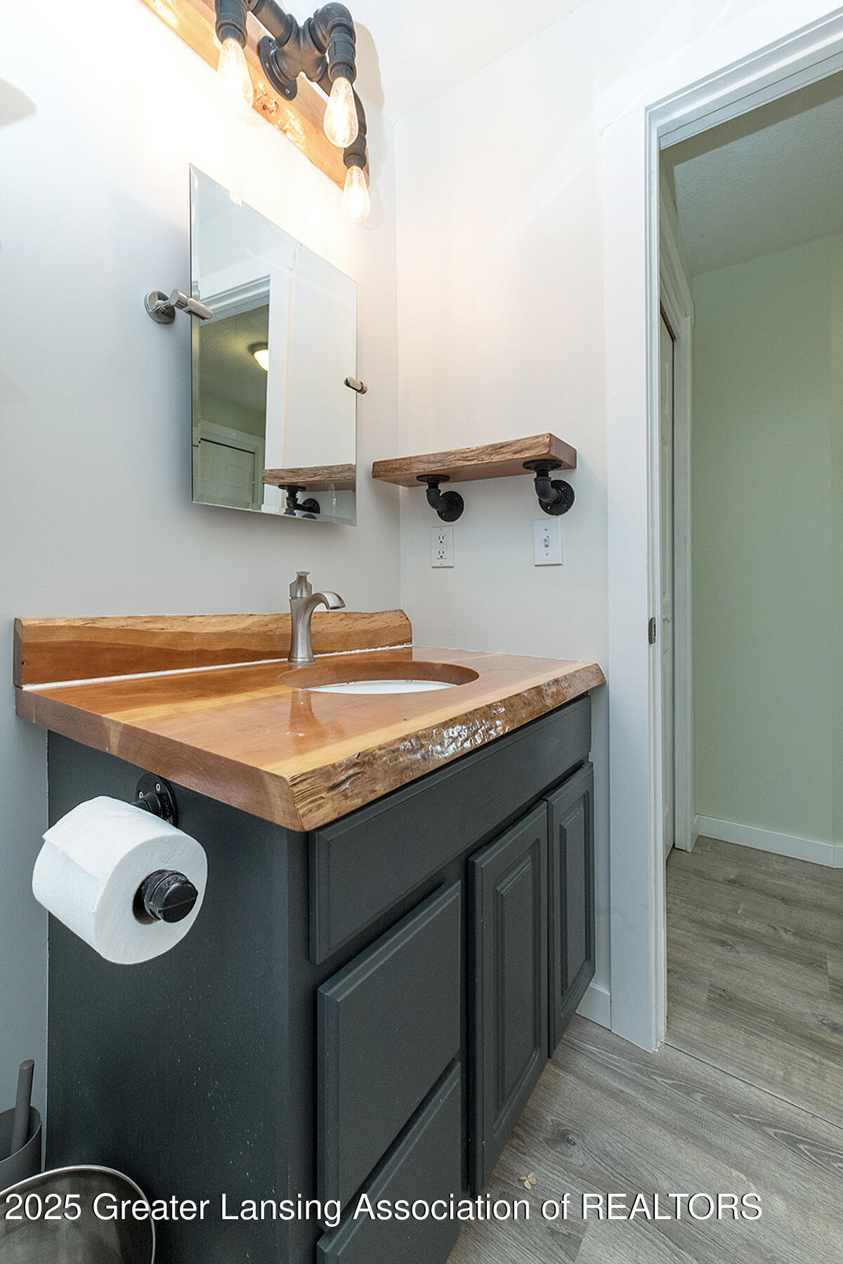 Riley Township, Michigan 48820, United States, 2 Bedrooms Bedrooms, ,1 BathroomBathrooms,Residential,Pending,142070