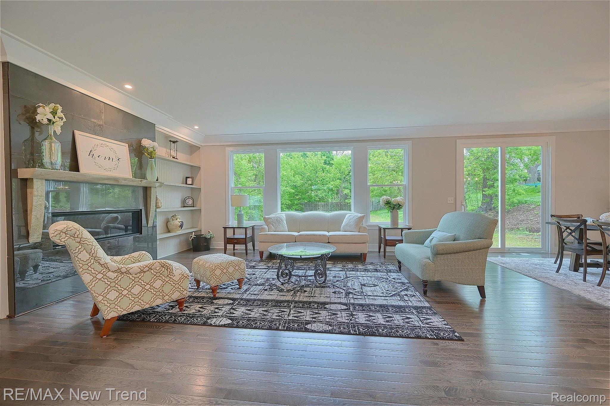 120 W Summit Street