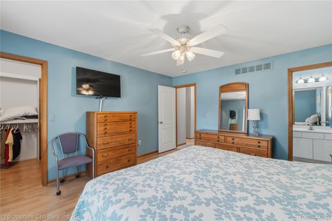 Tiny photo for 39780 Southpointe Avenue, Harrison Charter Township, MI 48045 (MLS # 20251060842)