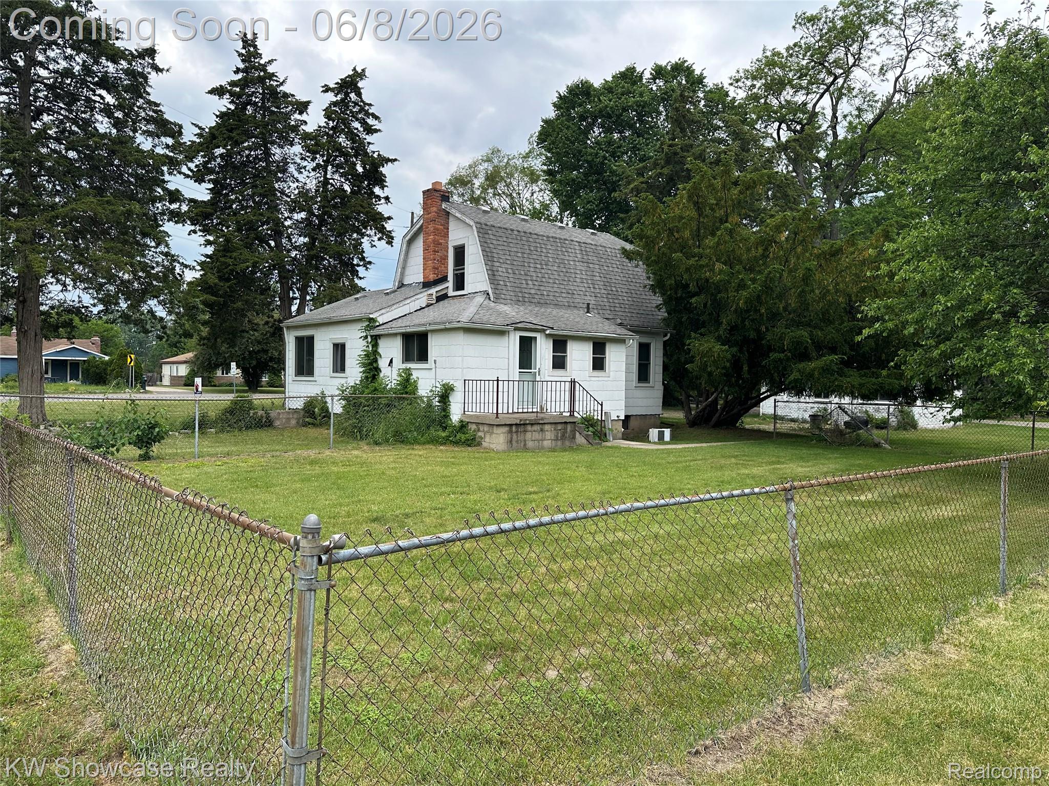 1634 S Commerce Road