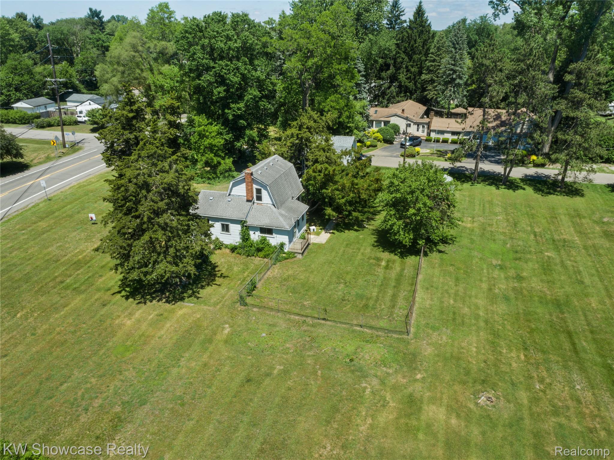 1634 S Commerce Road