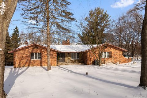 12155 Spencer Road Brighton Township MI 48380