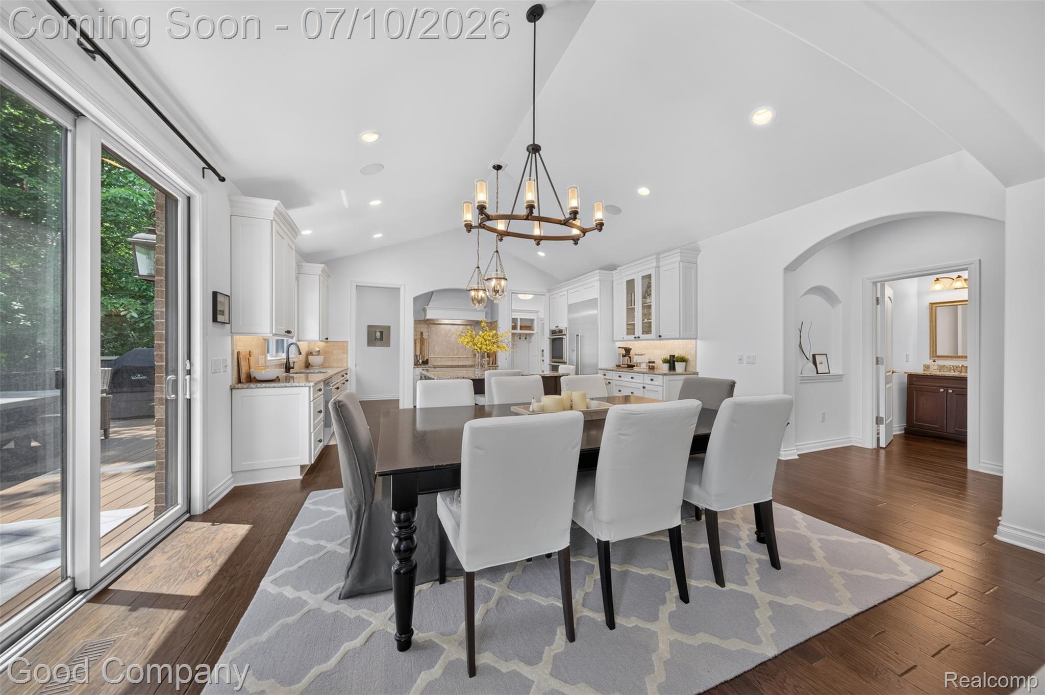 1946 Acorn Glen