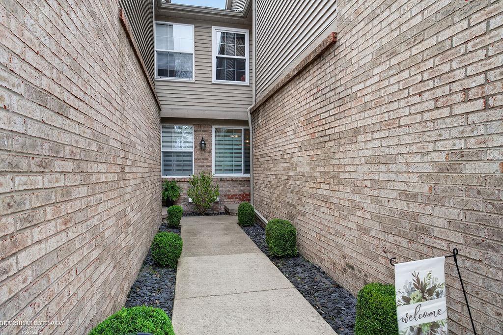 43815 Coachmaker Drive