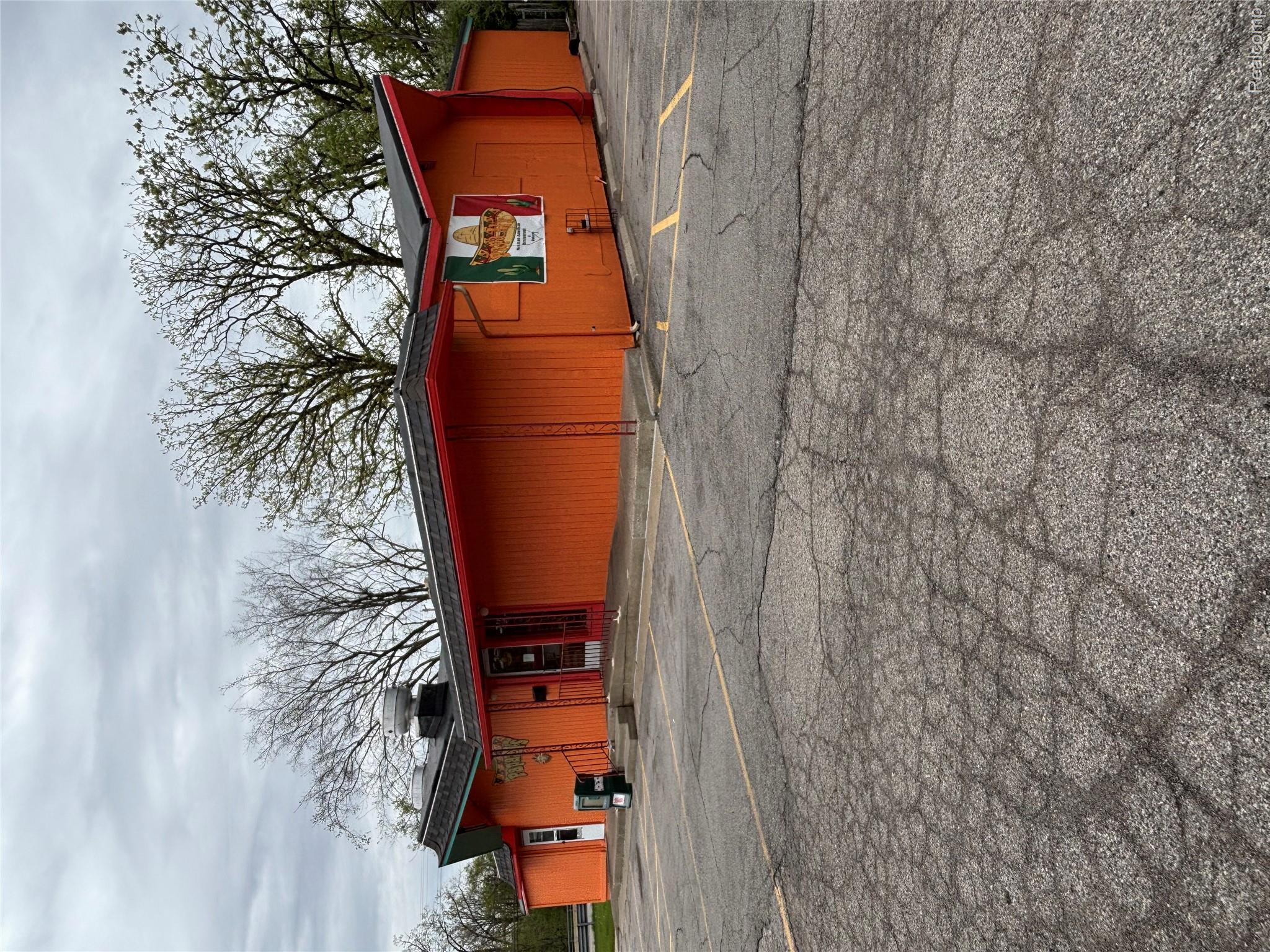 4492 Richfield & Genesee rd. Road