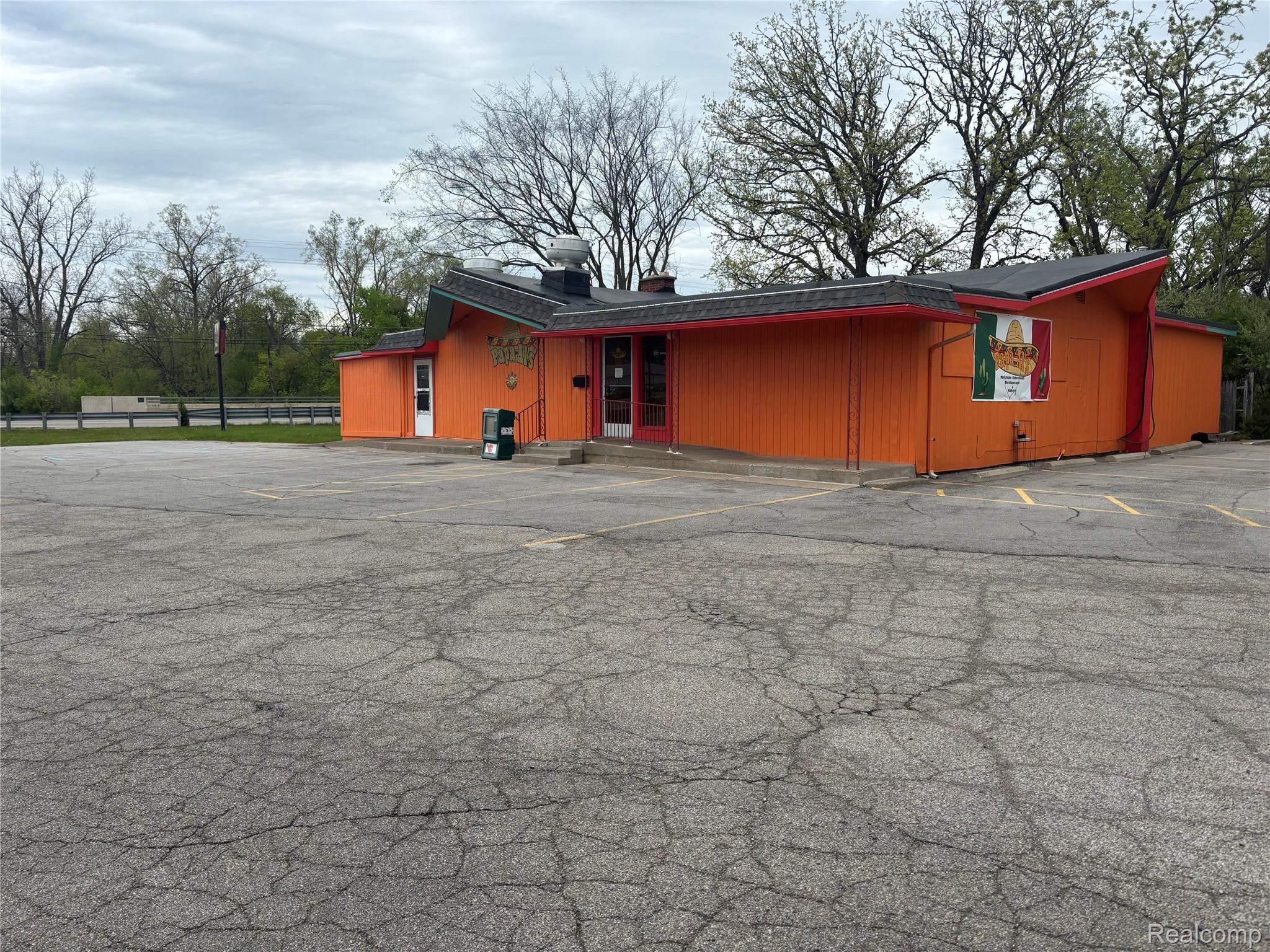4492 Richfield & Genesee rd. Road