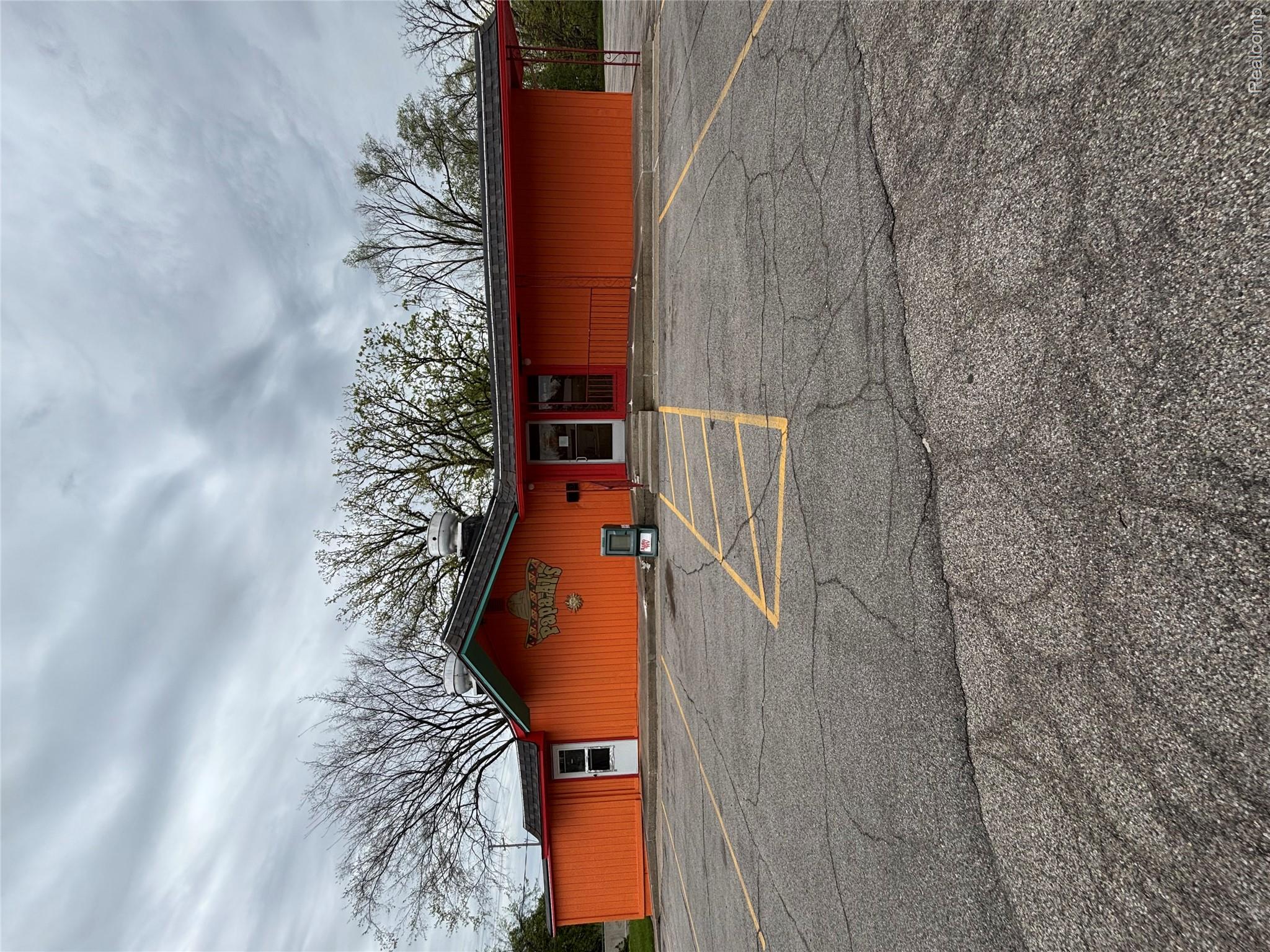 4492 Richfield & Genesee rd. Road